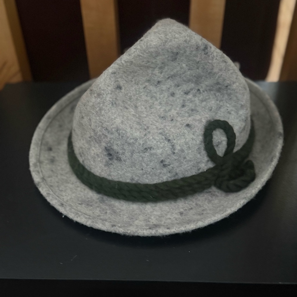 NWOT Oktoberfest Bavarian German Hat with Dark Green Rope Band Size 56 (small)
